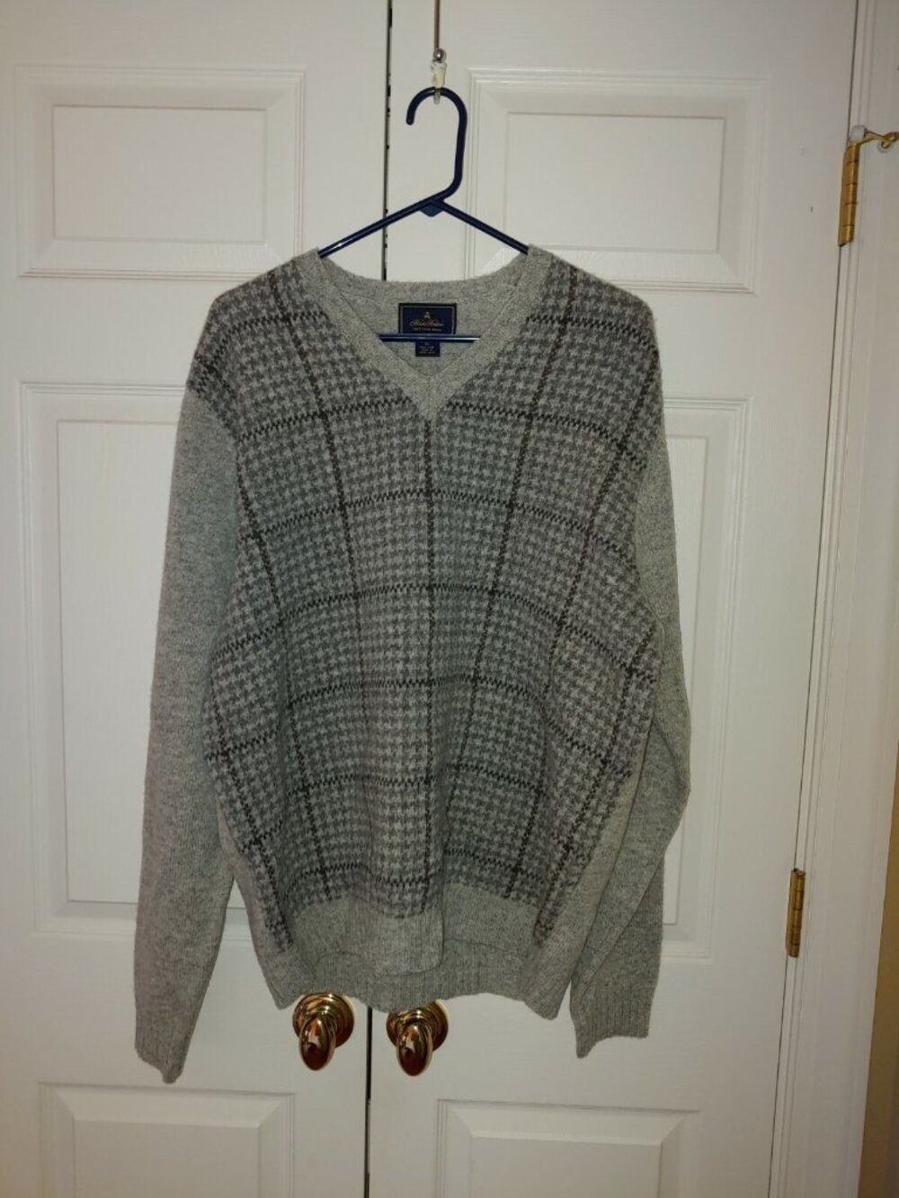 Men Brooks Brothers Gray Houndstooth Shetland Wool V Neck Sweater Size XL